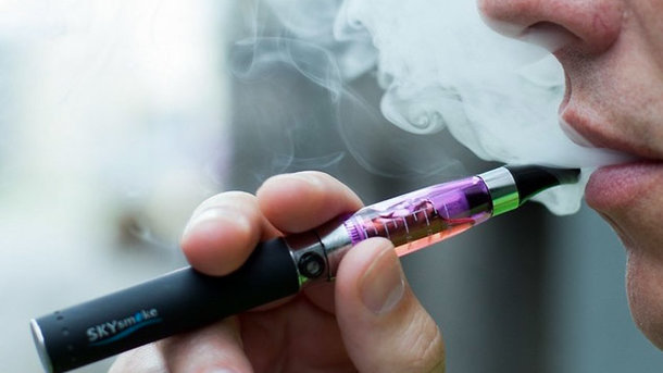 Ученые предупреждают о вреде электронных сигарет
