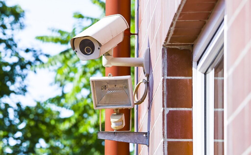 Кому нужны системы видеонаблюдения для дома?