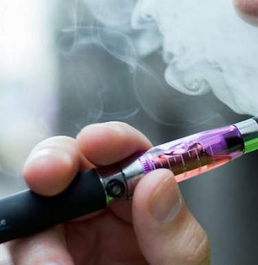 Ученые предупреждают о вреде электронных сигарет
