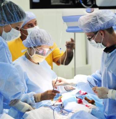 Новосибирские хирурги установили пациентке два искусственных сердца