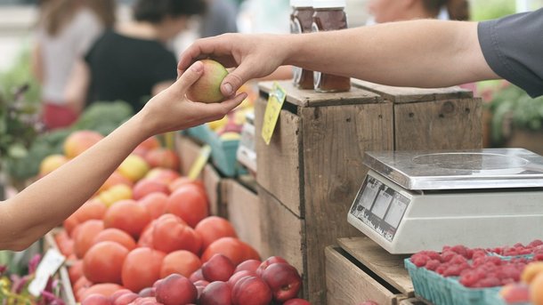 На рынке или в супермаркете: где лучше покупать продукты